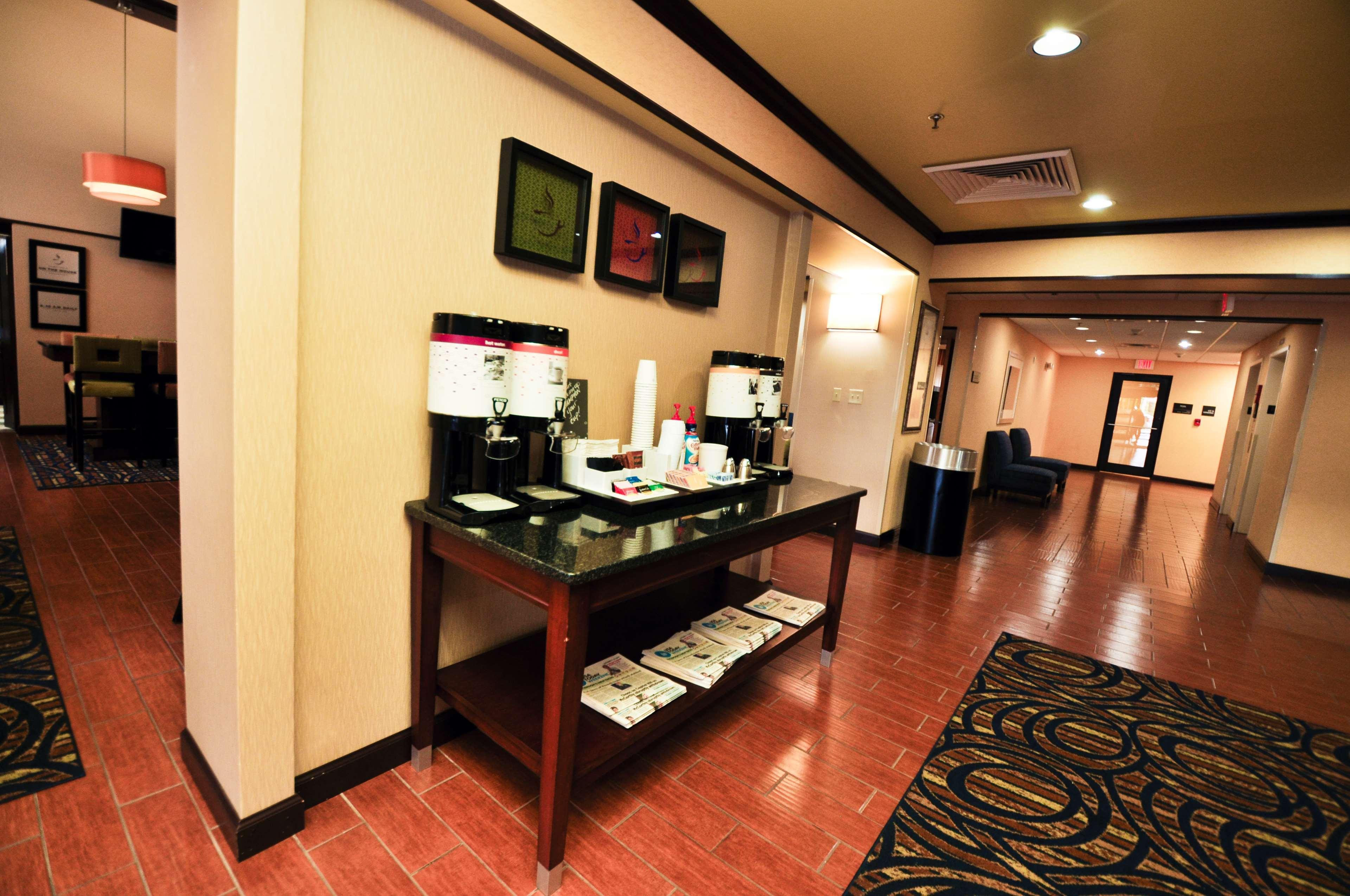 Hampton Inn & Suites Louisville East Ngoại thất bức ảnh