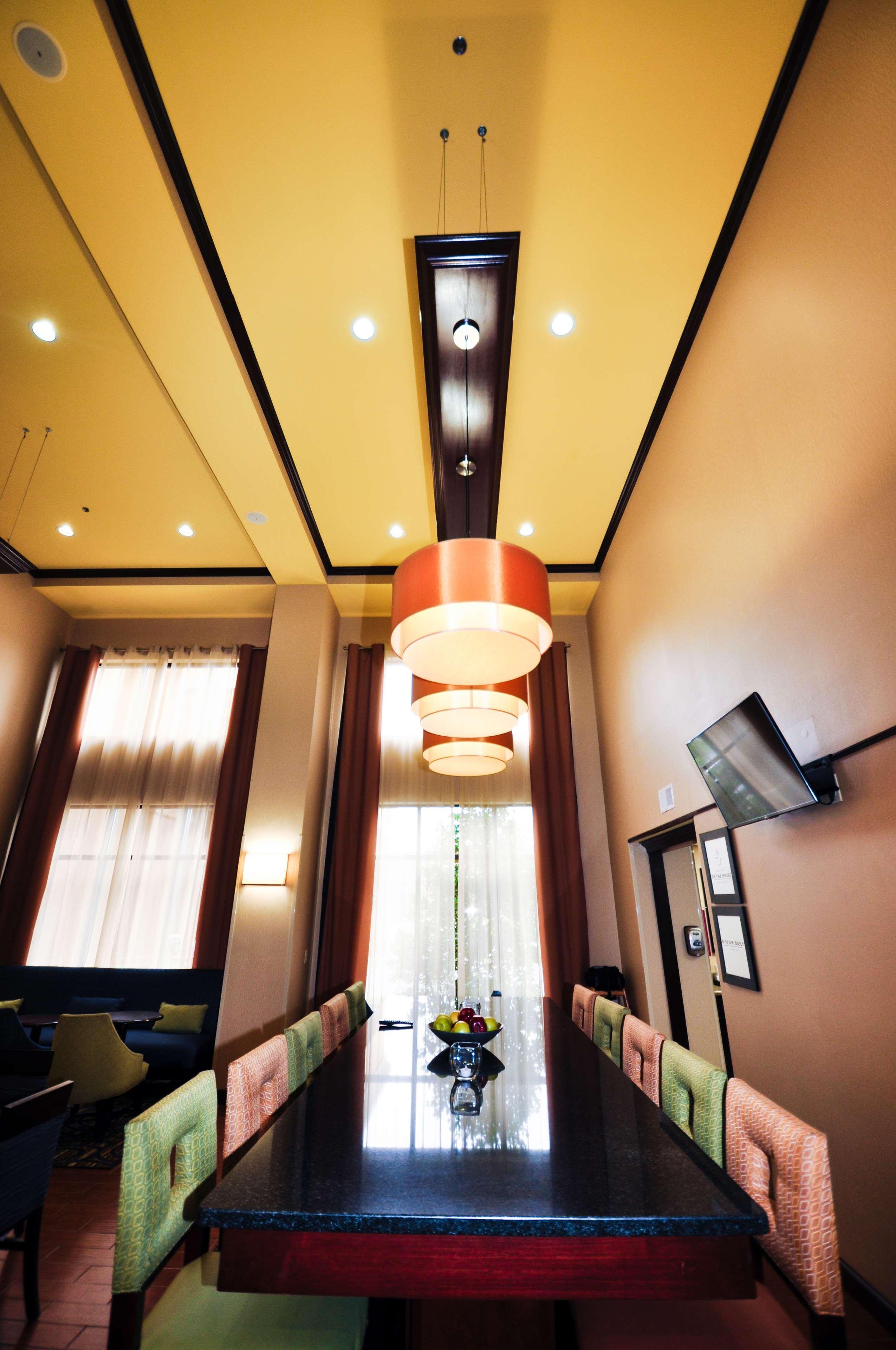 Hampton Inn & Suites Louisville East Ngoại thất bức ảnh