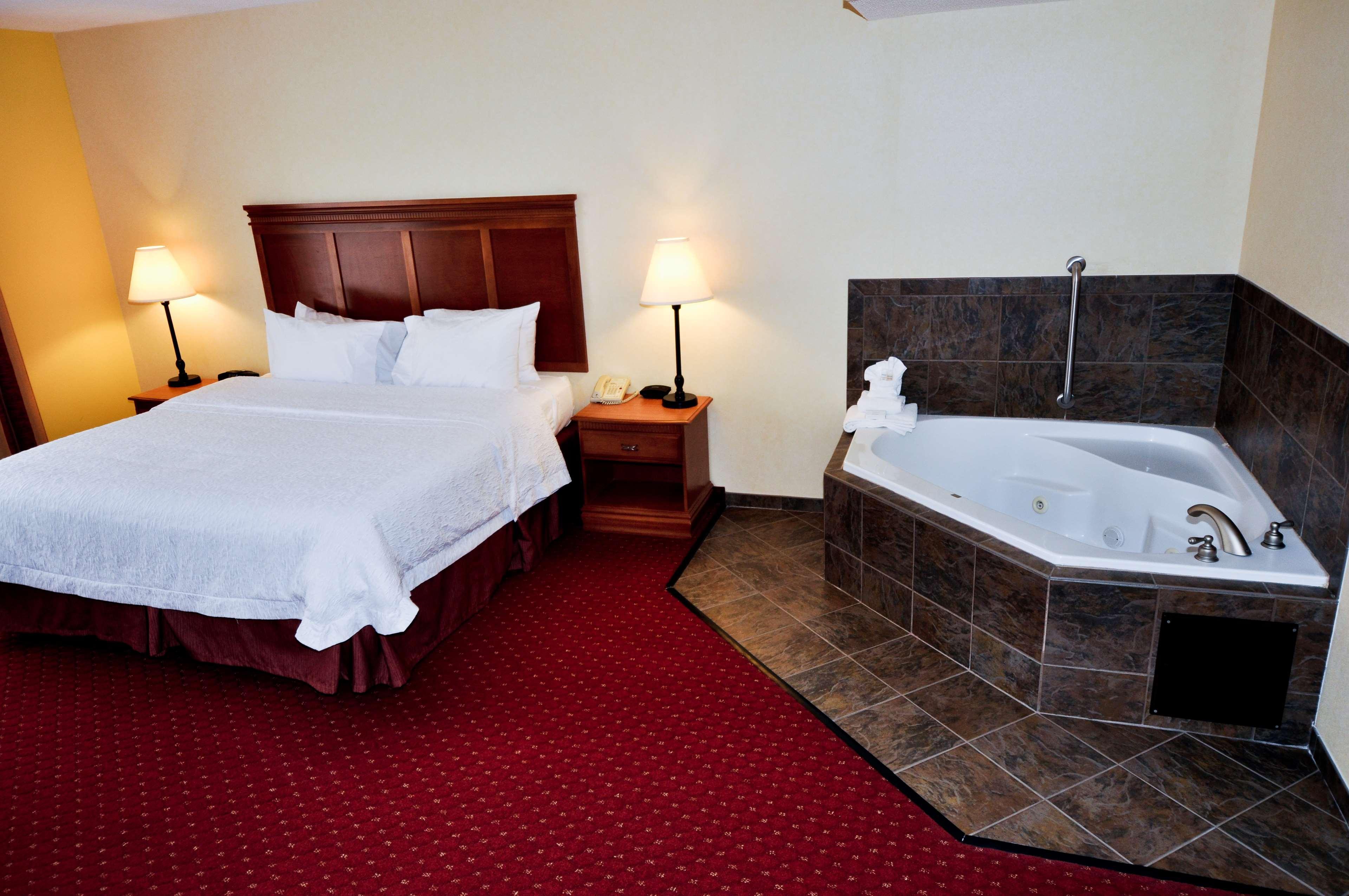 Hampton Inn & Suites Louisville East Ngoại thất bức ảnh