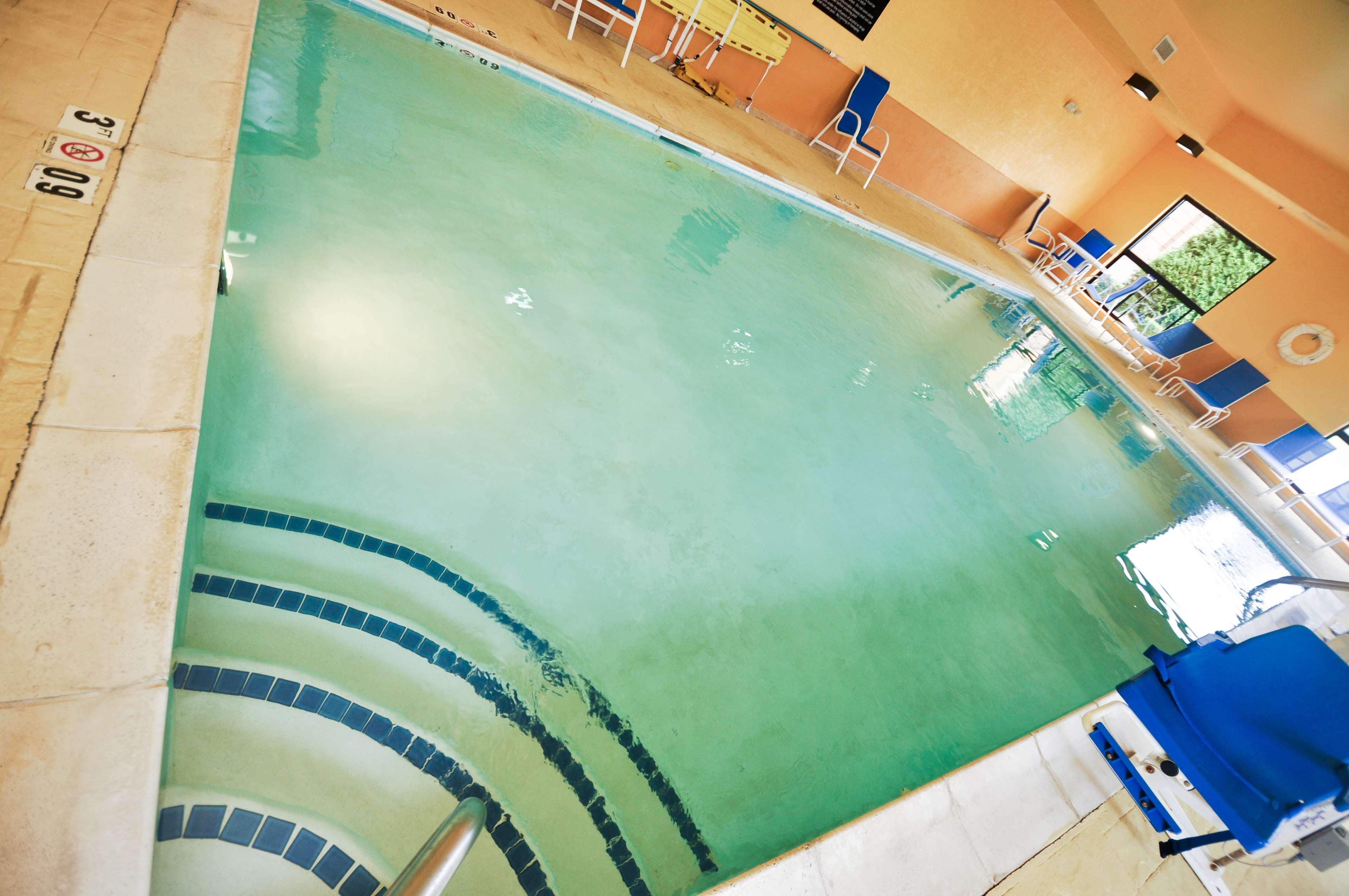 Hampton Inn & Suites Louisville East Ngoại thất bức ảnh