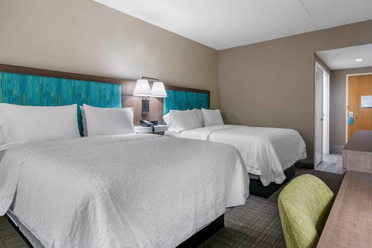 Hampton Inn & Suites Louisville East Ngoại thất bức ảnh