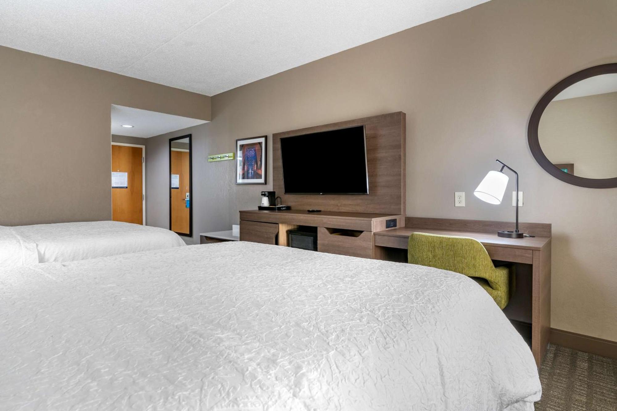 Hampton Inn & Suites Louisville East Ngoại thất bức ảnh