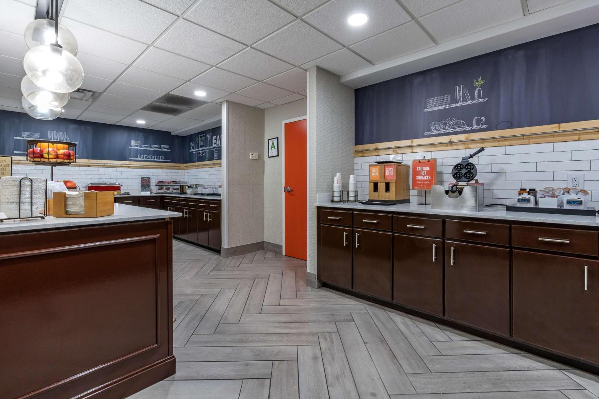 Hampton Inn & Suites Louisville East Ngoại thất bức ảnh