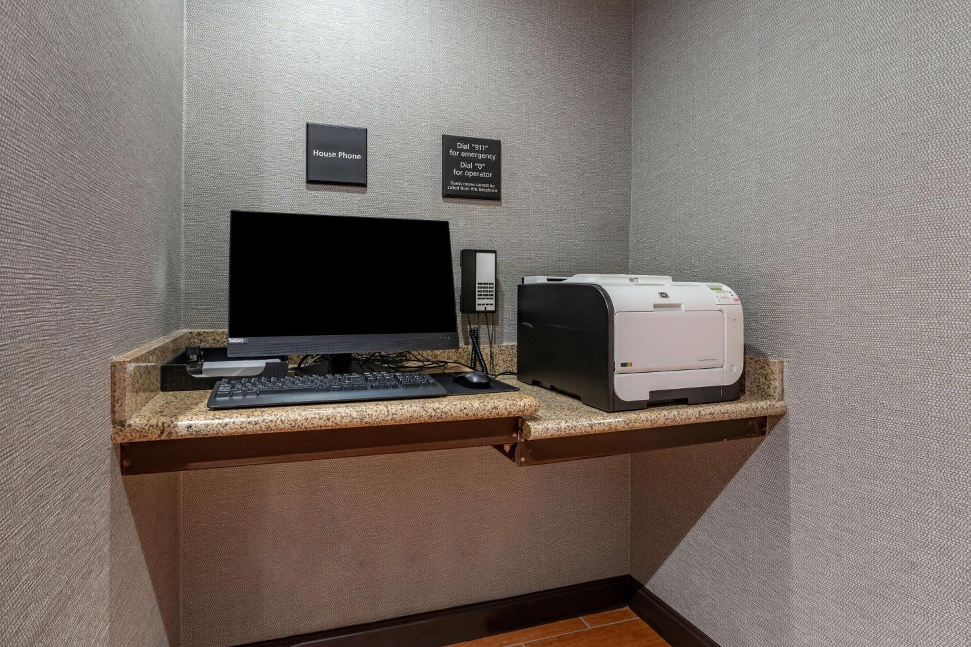 Hampton Inn & Suites Louisville East Ngoại thất bức ảnh