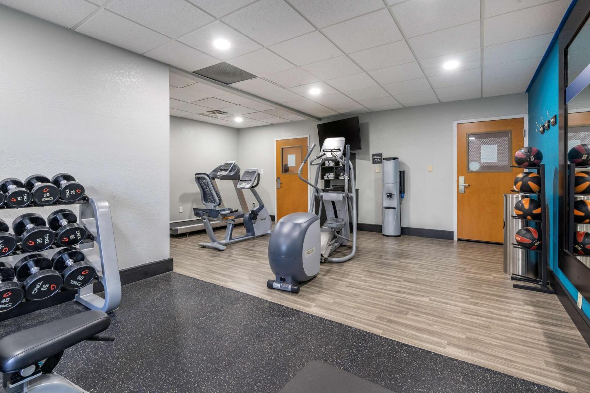 Hampton Inn & Suites Louisville East Ngoại thất bức ảnh