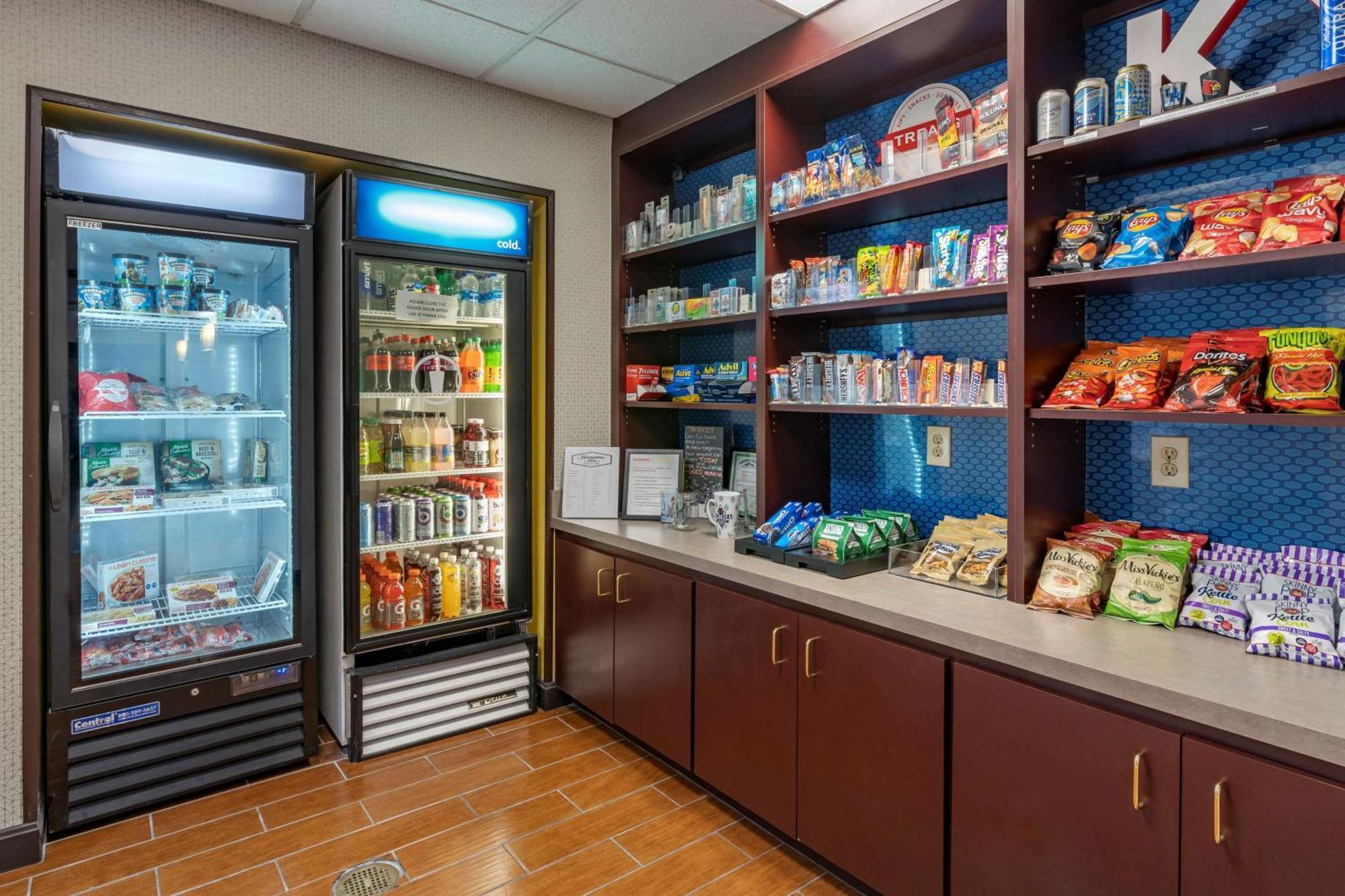 Hampton Inn & Suites Louisville East Ngoại thất bức ảnh