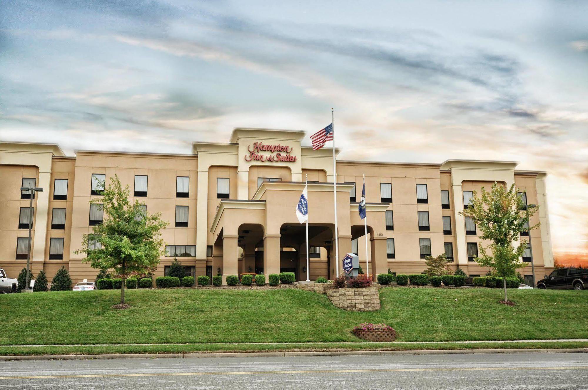 Hampton Inn & Suites Louisville East Ngoại thất bức ảnh